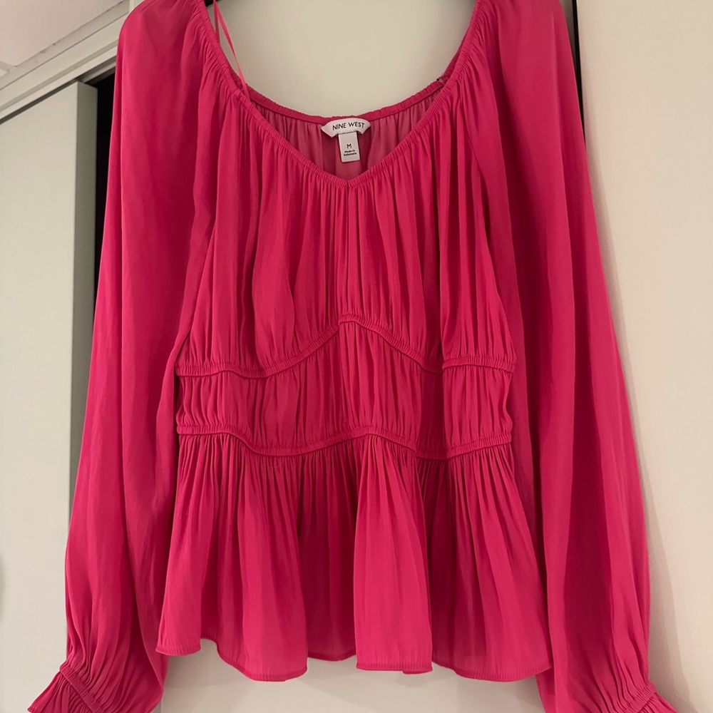 NINE WEST Size Medium Red and Pink Peplum Long Sleeve Sweetheart Neckline Blouse - Picture 10 of 11